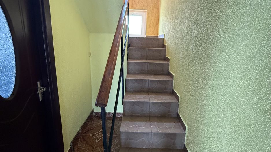 Vila construită in 2010 - P+1+pod - S=236 mp și curte 238 mp Campina! - Poză 41