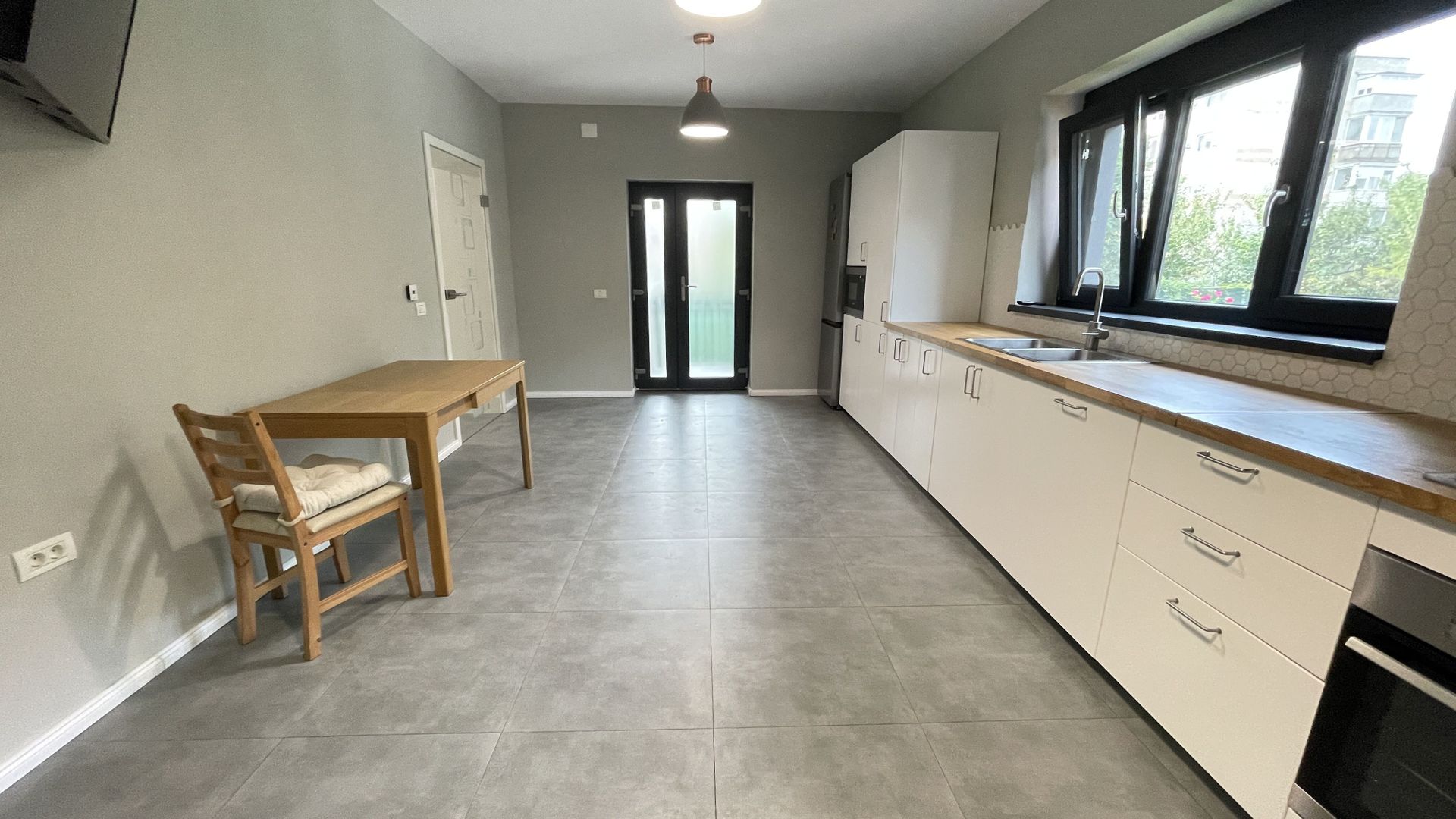 Casa spatioasa,amenajata in zona Lipovei - Poză 4