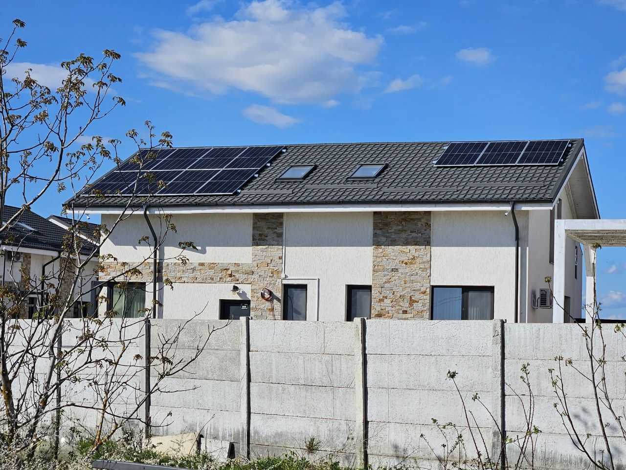 Vila 4 camere | Partial Mobilata | Otopeni | Panouri fotovoltaice - Poză 1