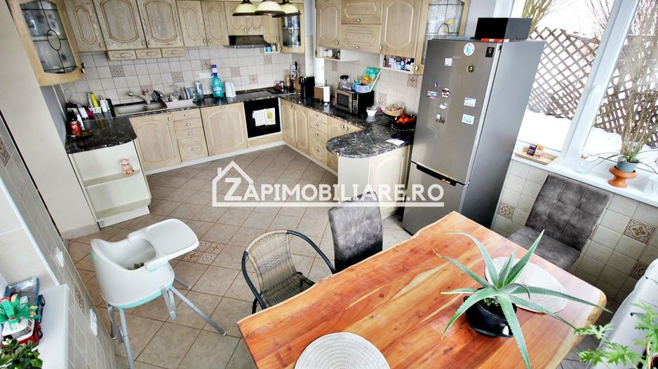Casa D-P-E, 5 camere 200 mp,1.000 mp teren, garaj, semineu - Poză 7