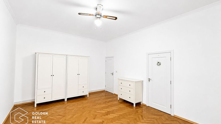 Apartament ultracentral, 2 camere, curte cu acces auto - Poză 1