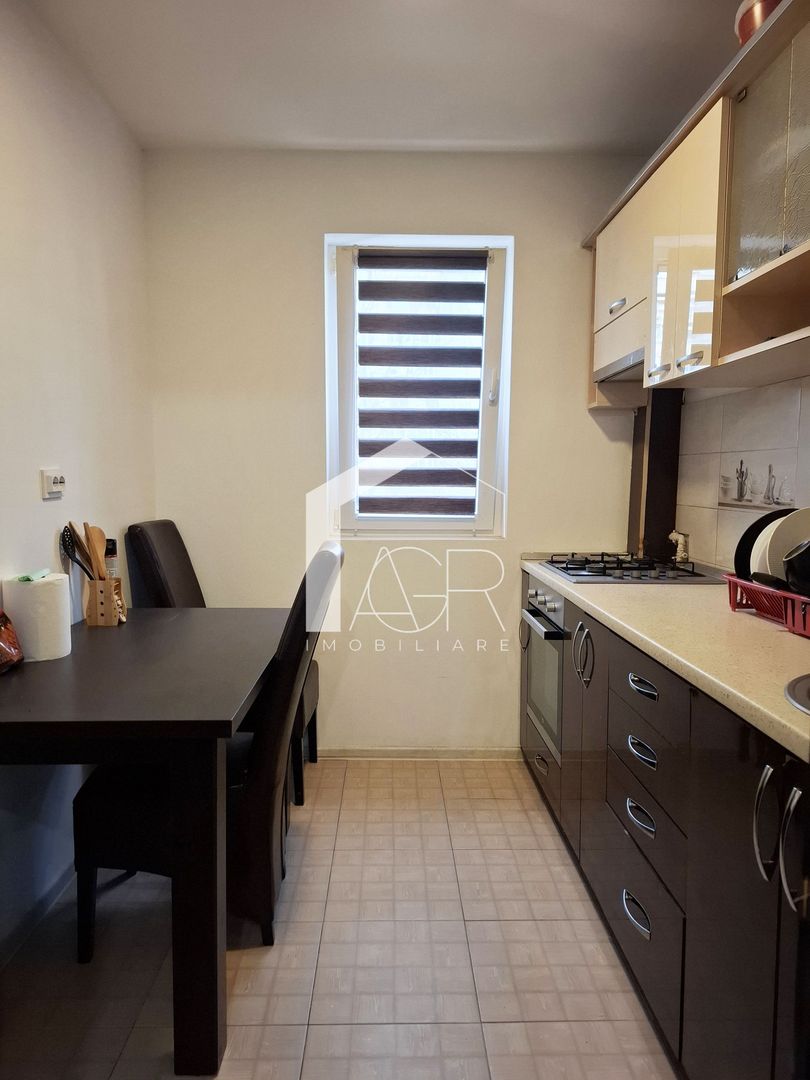 Apartament cu 3 camere, decomandat, zona Republicii - Poză 4
