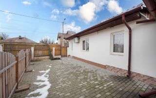 Casă micuță + un pic de curte - Poză 1