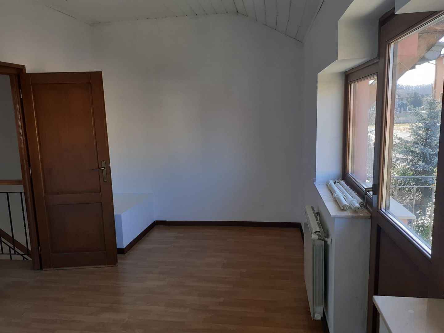 Casa insiruita, 2 dormitoare, garaj, Sanmartin. 120 000 E. Comision 0. - Poză 11