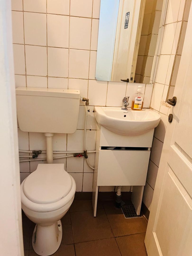 Spatiu stradal, central, cu vad comercial si vizibilitate excelenta - Poză 5