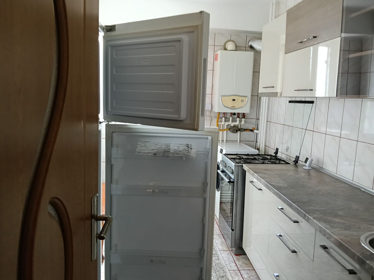 De inchiriat apartament spatios cu vedere la Dunare , etaj 5, 500 euro - Poză 10