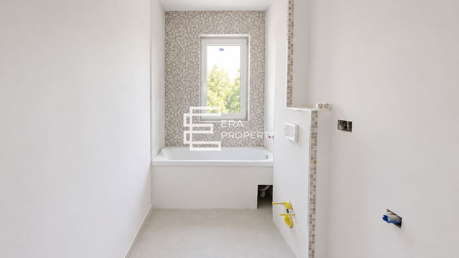 Apartament 2 camere + gradina 50 mp, la cheie , Cristian - Poză 4