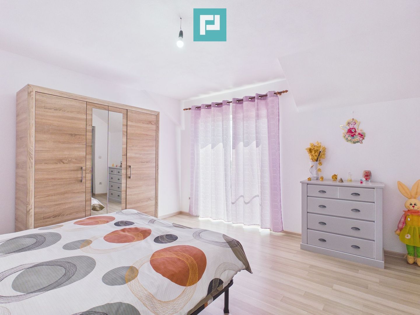 Casă cu 7 camere și teren generos în Șofronea - Poză 14