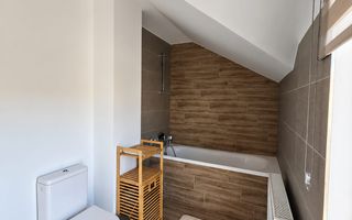 Vila cu 4 camere de închiriat | Henri Coandă | curte - Poză 9