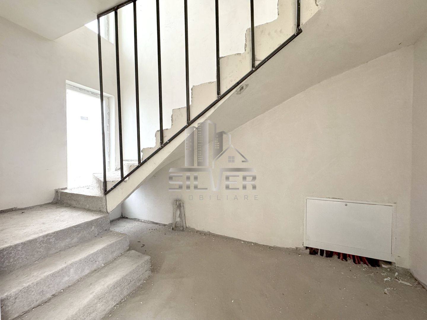 Casa  tip duplex /Zona strazii Urusagului. - Poză 9