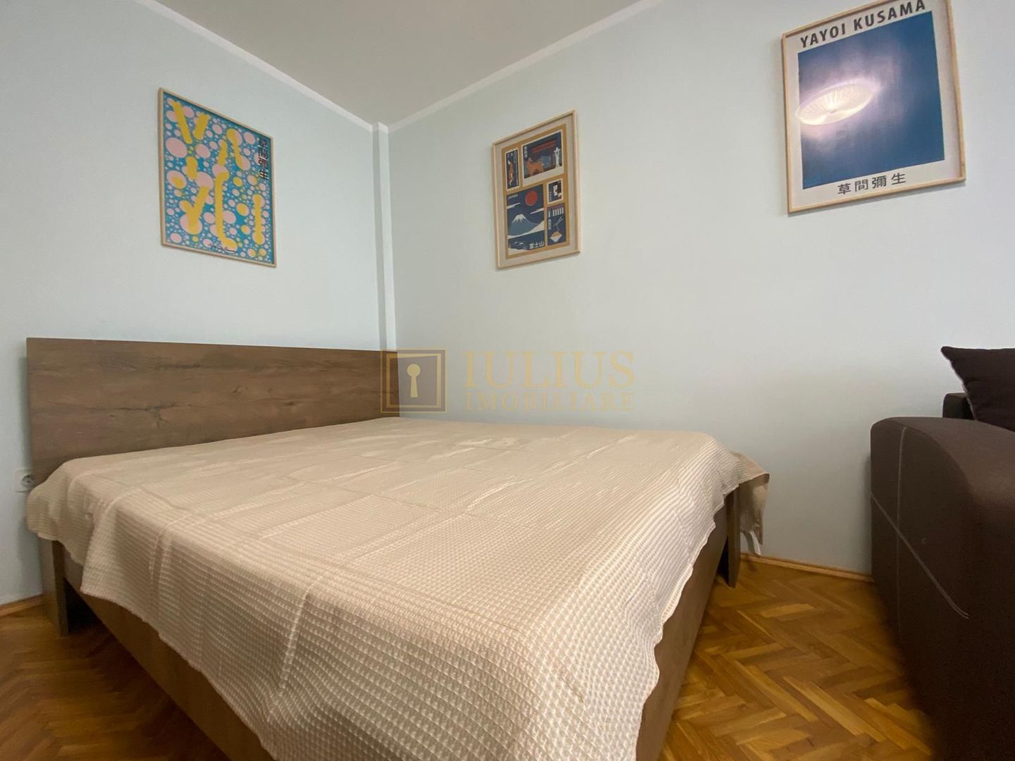 2 dormitoare, centrala proprie, bucatarie inchisa. Piața Libertatii. - Poză 12