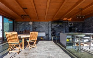 Casă/Vilă modernă de vânzare la intrare în Bogdan Vodă, județul Bacău. - Poză 13