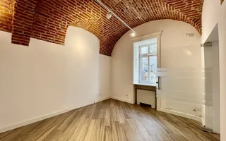 Spatiu birou in cladire istorica restaurata - Poză 11