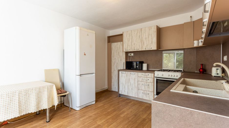 Oportunitate! Casă individuală în Pârneava. - Poză 2