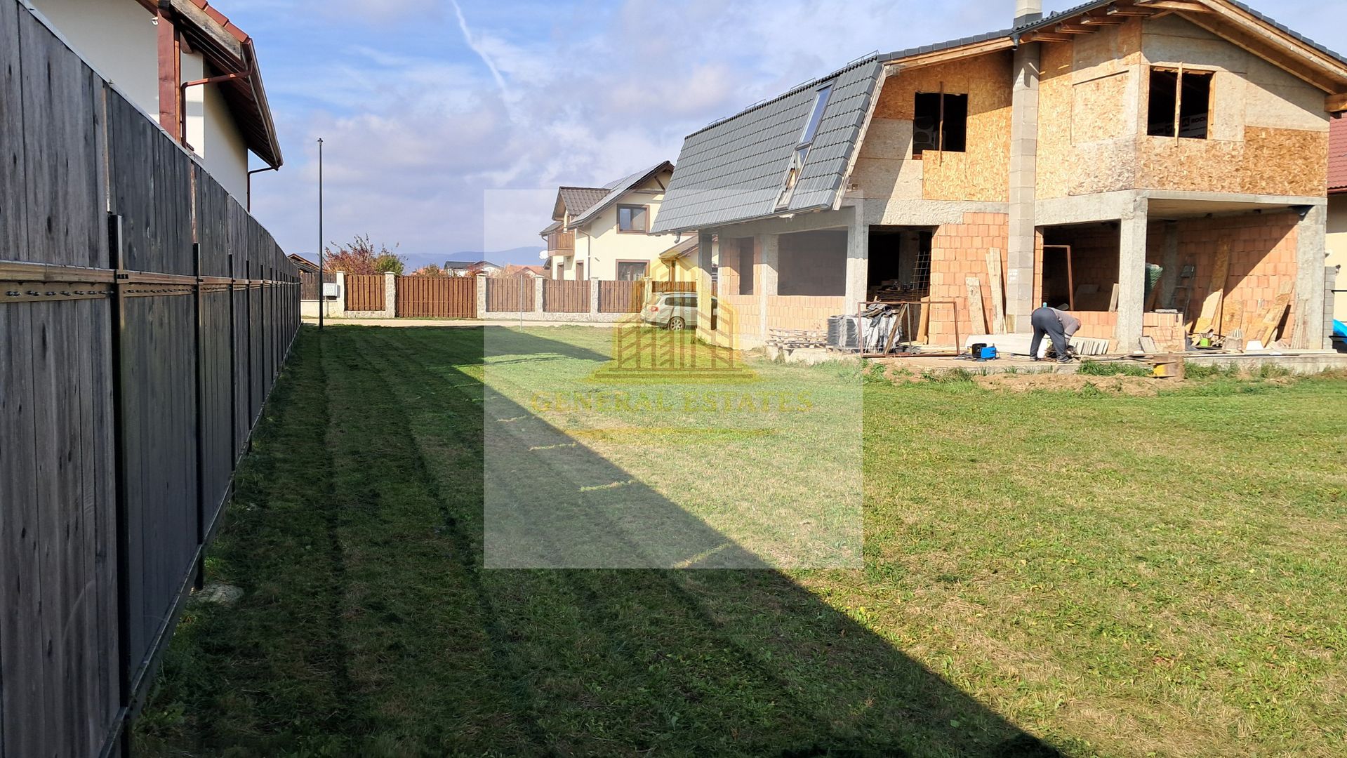 Casa moderna la rosu in Cristian - Poză 3