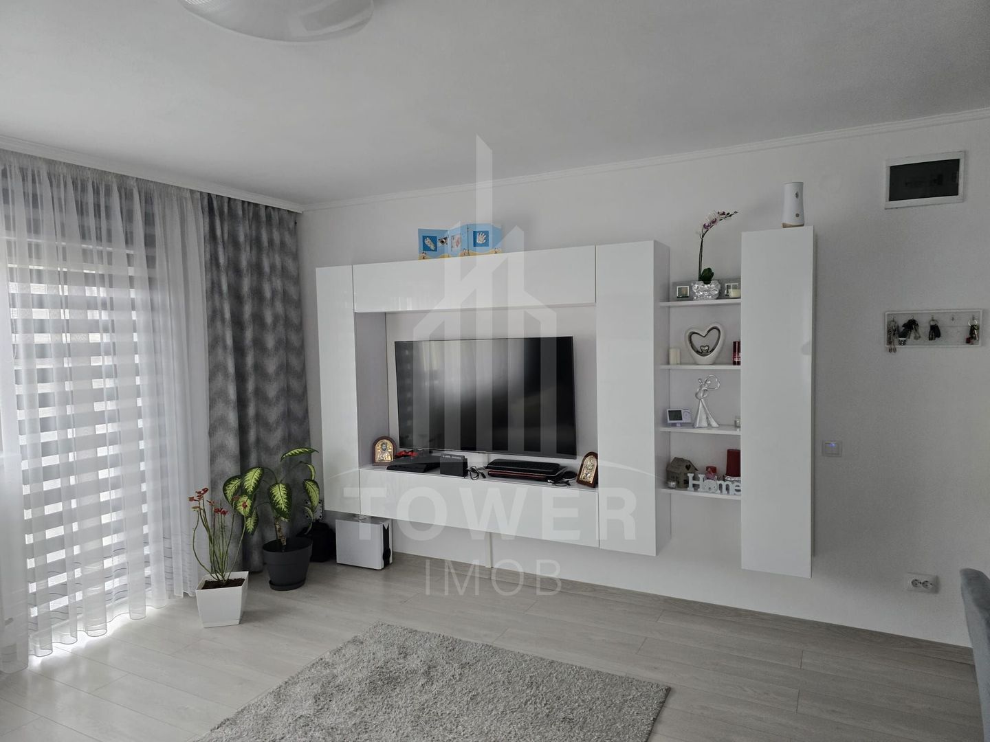 APARTAMENT + TERASA(70MP) - Poză 2
