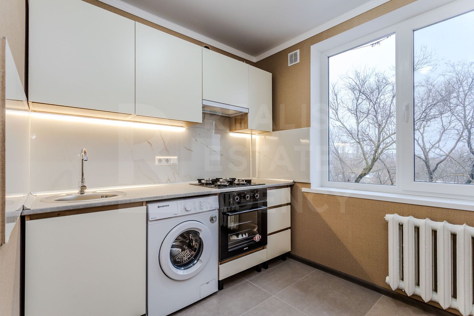 Vânzare, apartament, 2 camere, strada Florilor Rîșcani - Poză 2