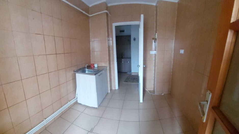 Apartament 3 camere de vânzare – Micro 21 | Etaj 2/4 | Centrală Ariston | Izolat - Poză 7
