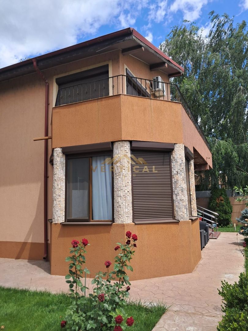 Casă deosebită, Zona Miorița – Comuna Berceni, Curte amenajată - Poză 6
