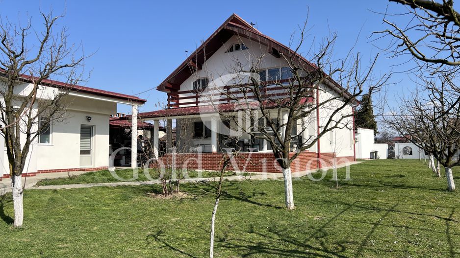 Case cu 7 camere, curte proprie + spălătorie, în Sighetu Marmației - Poză 27