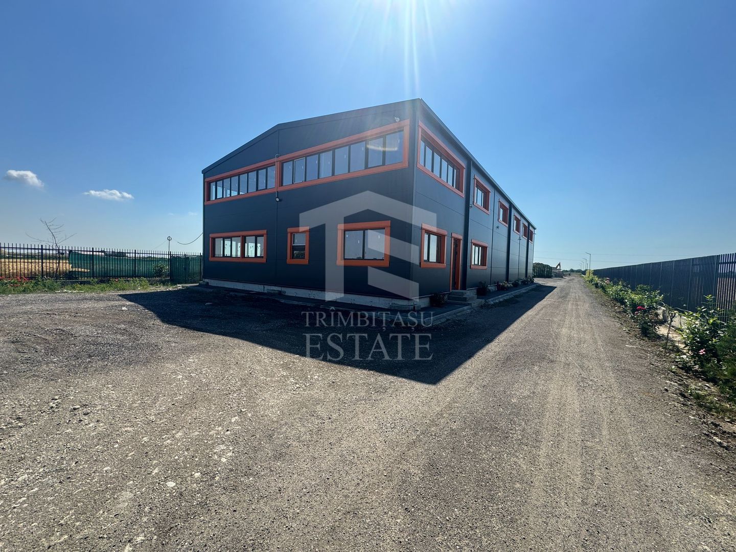 Hala Varteju | 1 km Centura Bucuresti | 4 km A0 - Poză 1