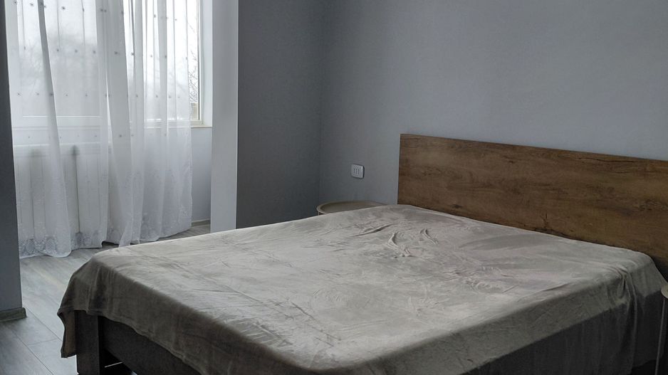 Apartament 4 camere de închiriat – Micro 20,et 1,mobilat si utilat - Poză 2