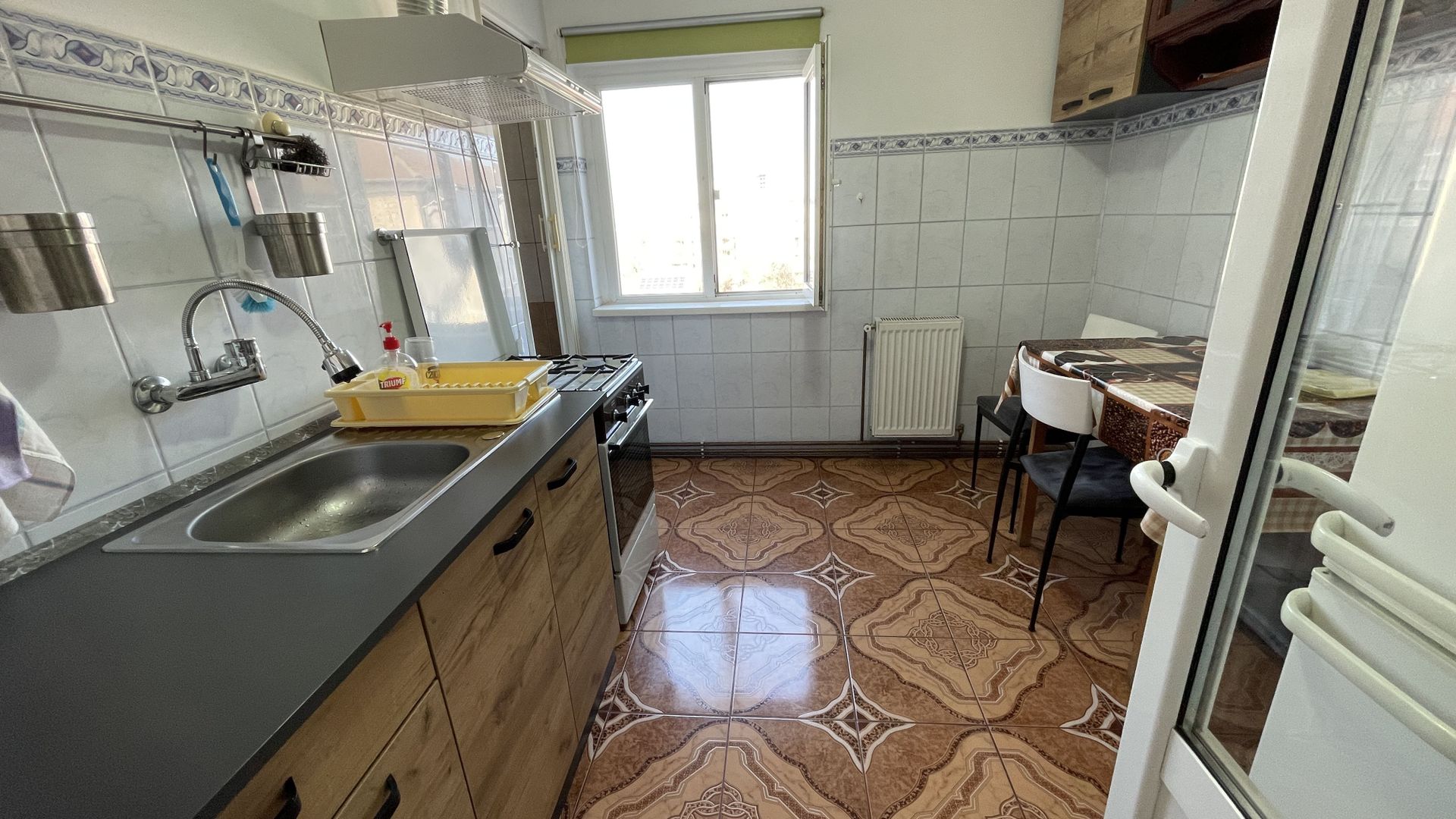 Apartament spațios cu două camere, etajul 4 cu acoperiș. - Poză 7