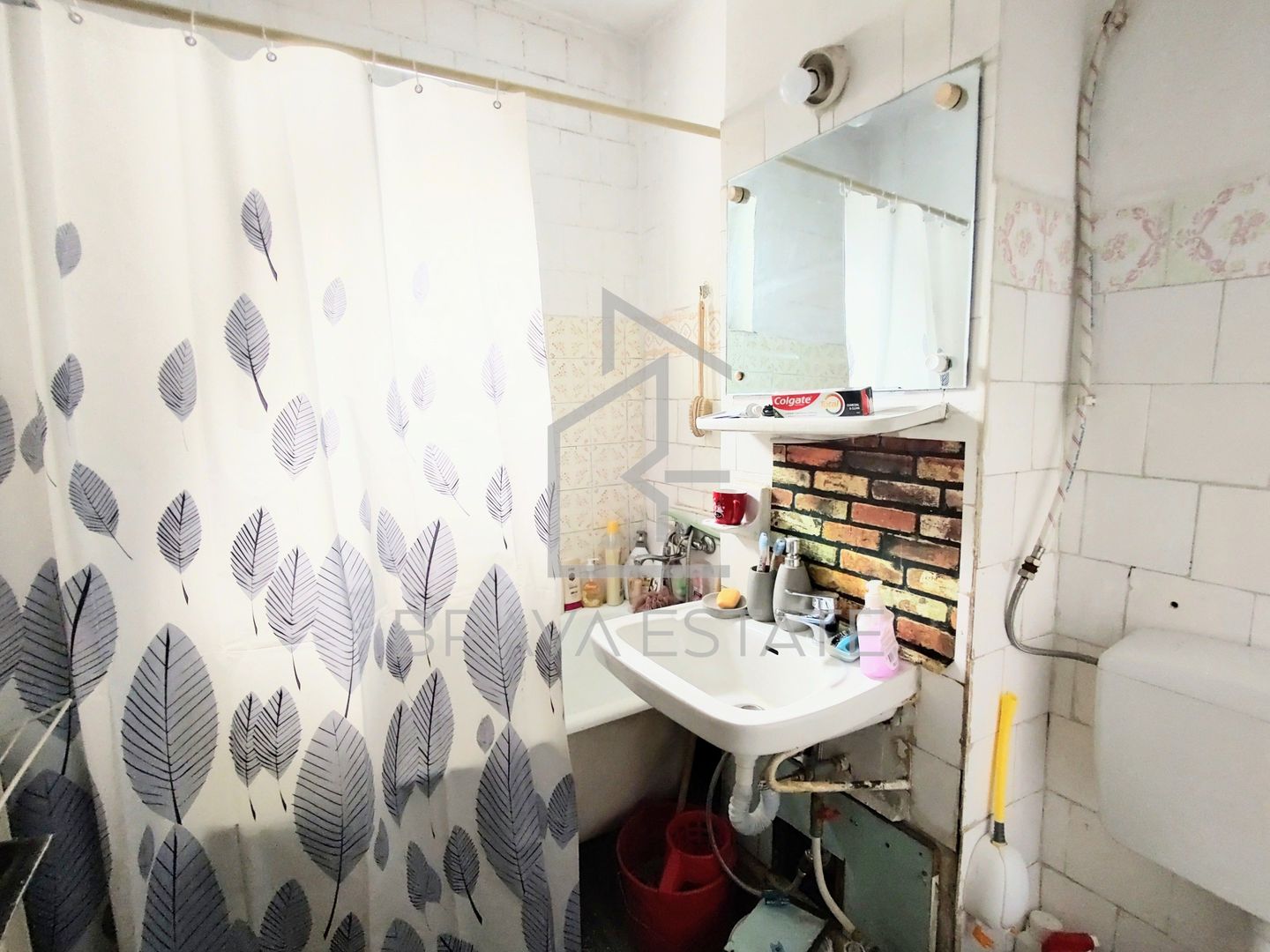 Apartament 3 camere, 63mp, renovabil, balcon, Bucium - Poză 2