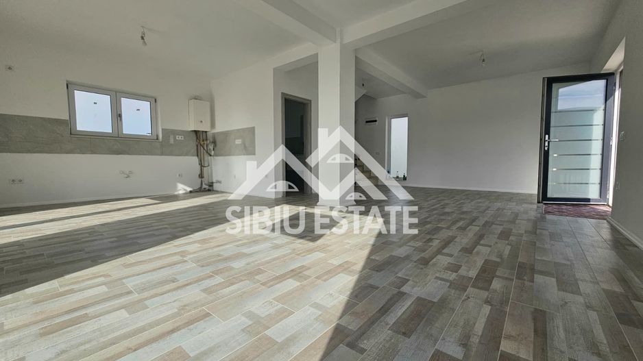 Casa Sibiu Vest, zona Cristian - Poză 23