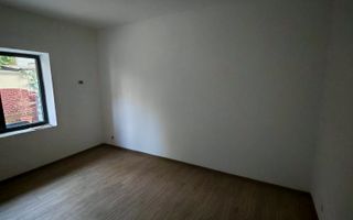 Corp de casa P+M 4 camere , ASTRA - Carpatilor -LIDL- ,curte comuna. - Poză 13