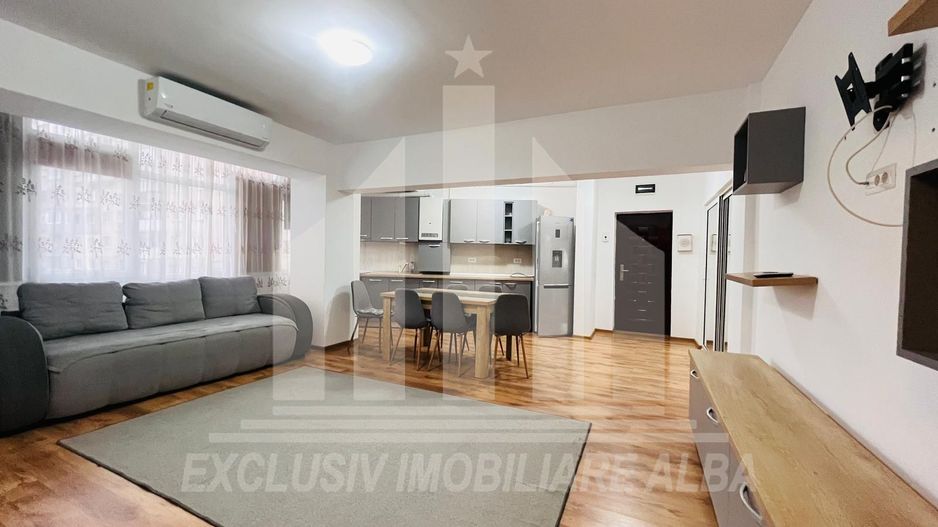 Apartament cu 4 camere, etaj intermediar, Cetate - Poză 1