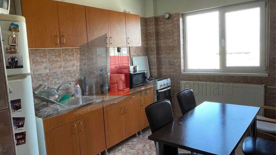 Inchiriez apartament 3 camere  si loc de parcare in zona Piata Gorjului - Poză 6