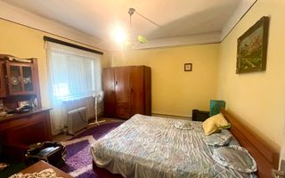 Casa Centru/ 4 camere / teren 920mp - Poză 4