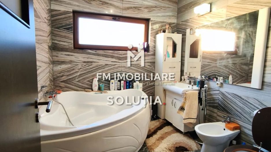 Casă tip insiruită | 2 etaje | curte amenajată | Baia Mare - Poză 12