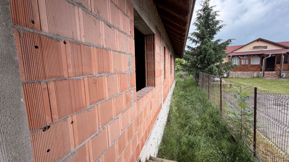 Casă de vânzare 260 mp utili + 1052 mp teren in centrul orasului Covasna - Poză 27