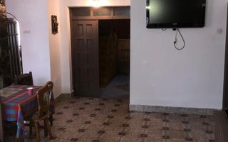 Vila Predeal 500 mp de renovat potential 6 apartamente 3 garaje - Poză 4