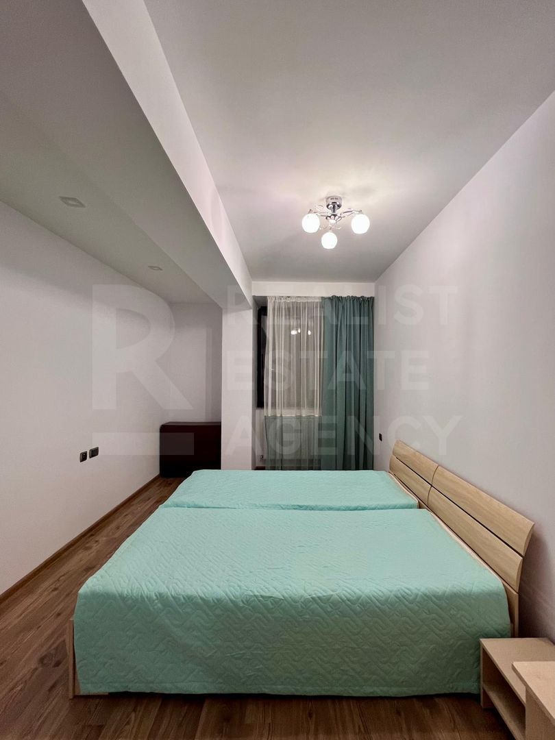 Apartament cu 3 camere – 13 Decembrie, Coresi la 5 minute pe jos. - Poză 6