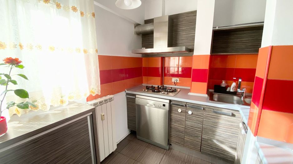 Vand apartament 3 camere  zona Stefan cel Mare - Poză 7