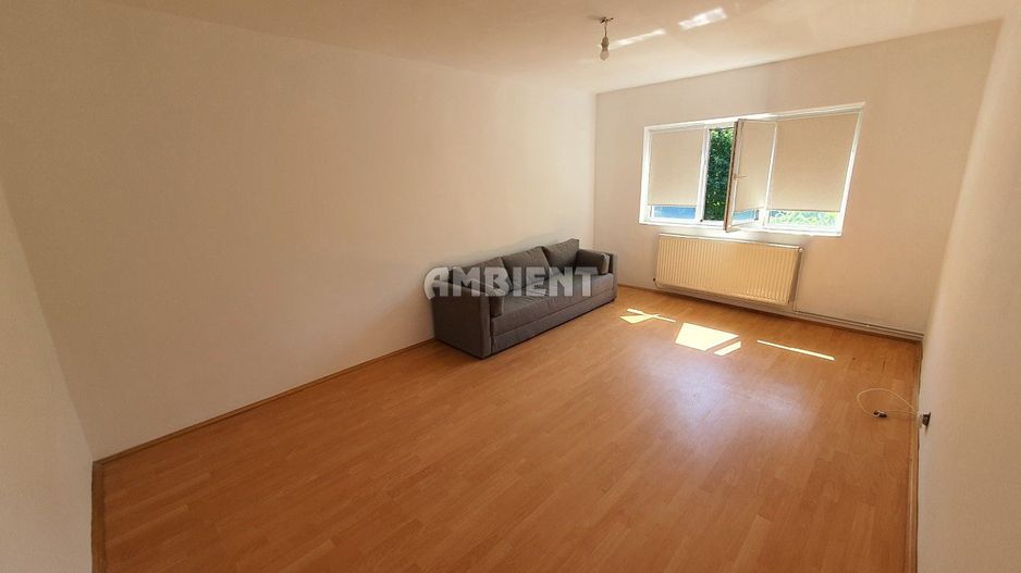 Apartament 3 camere, decomandat, etaj 4, zona CARTIER; - Poză 2