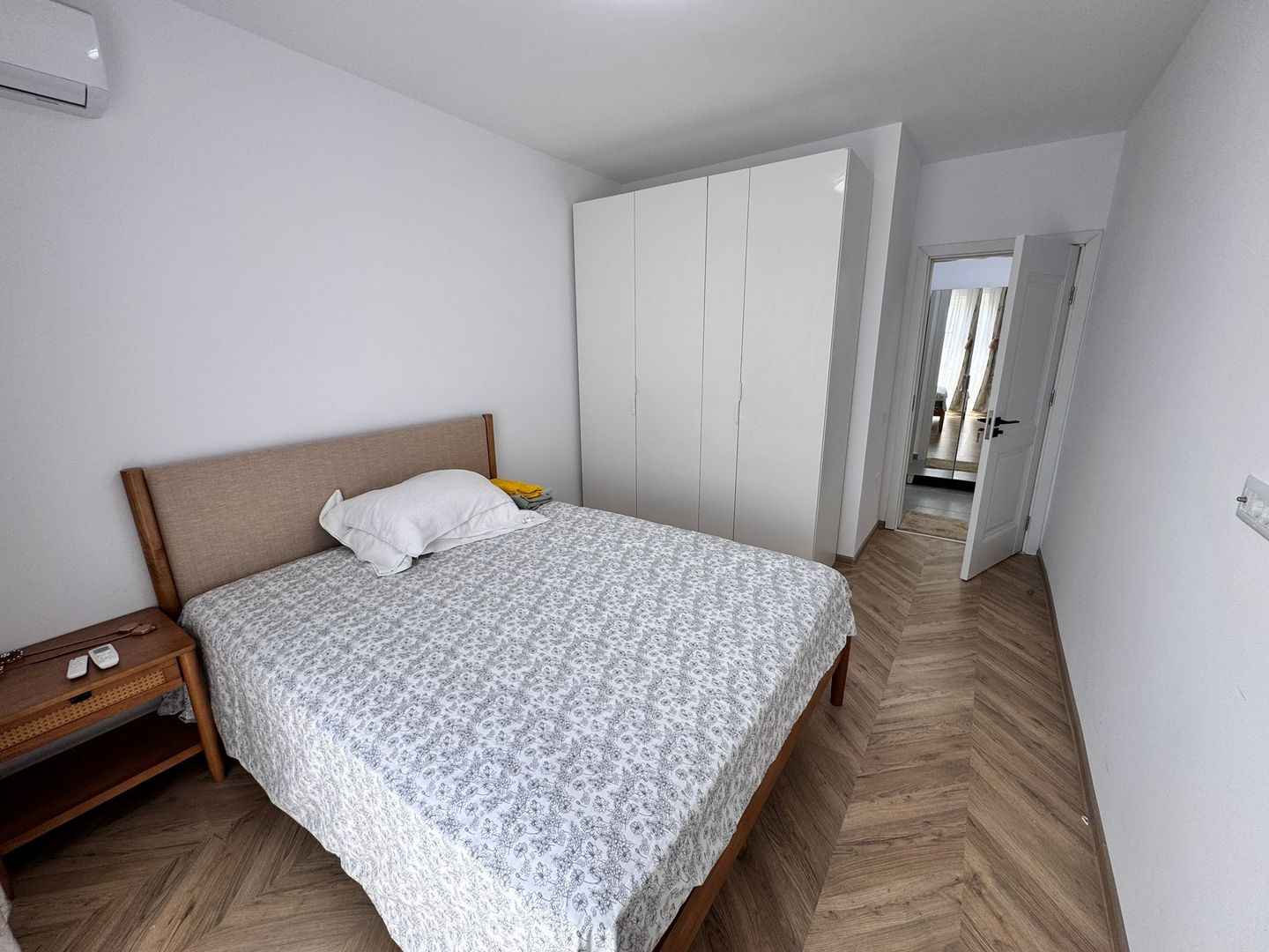 AP. 2 CAMERE PLATANI, TERASA 20 MP, MOBILAT, PARCARE INCLUSA, COMIS 0% - Poză 2