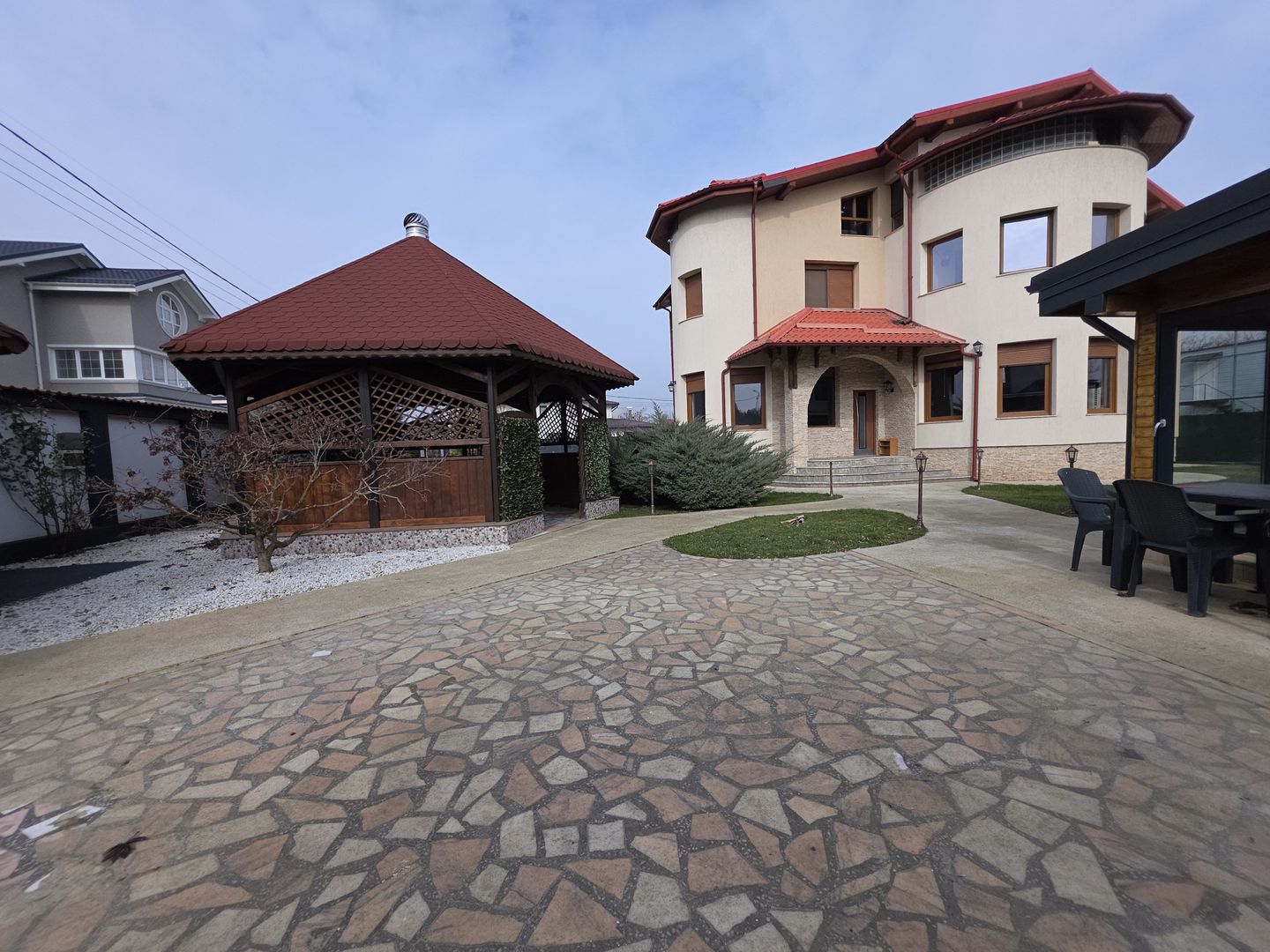 Reducere pret! ! Vila top cu piscina inchisa,  incalzita, barbeque - Poză 1