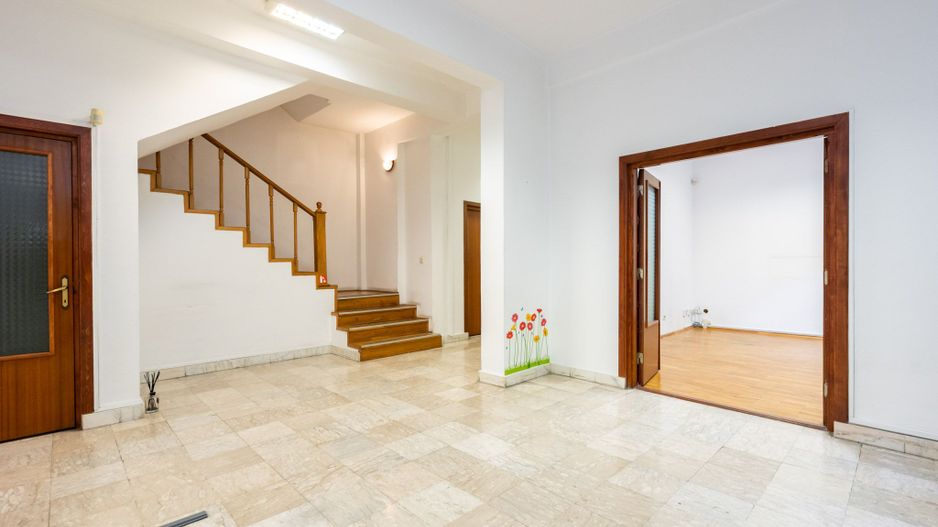 OPORTUNITATE CLADIRE D+P+2 LASCAR CATARGIU | VICTORIEI - Poză 2