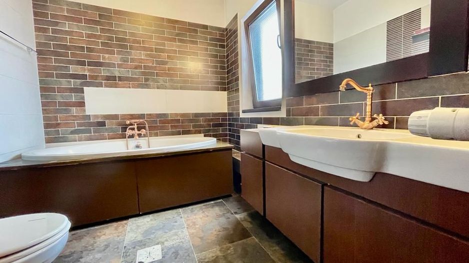 Vila 8 camere | padurea Baneasa | teren 383 mp - Poză 12