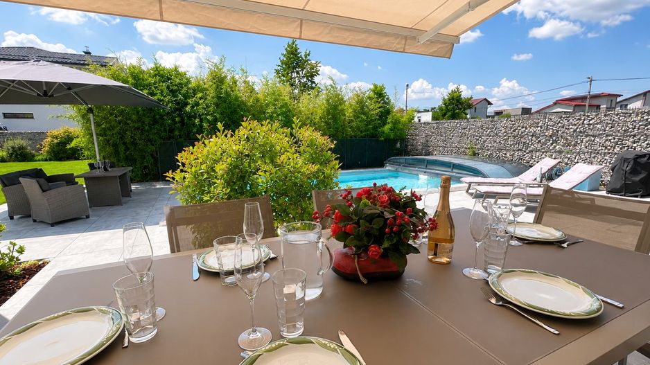 VILĂ DE EXCEPȚIE CU PISCINĂ ȘI GRĂDINĂ DE 1.385 MP | MOGOȘOAIA - Poză 8