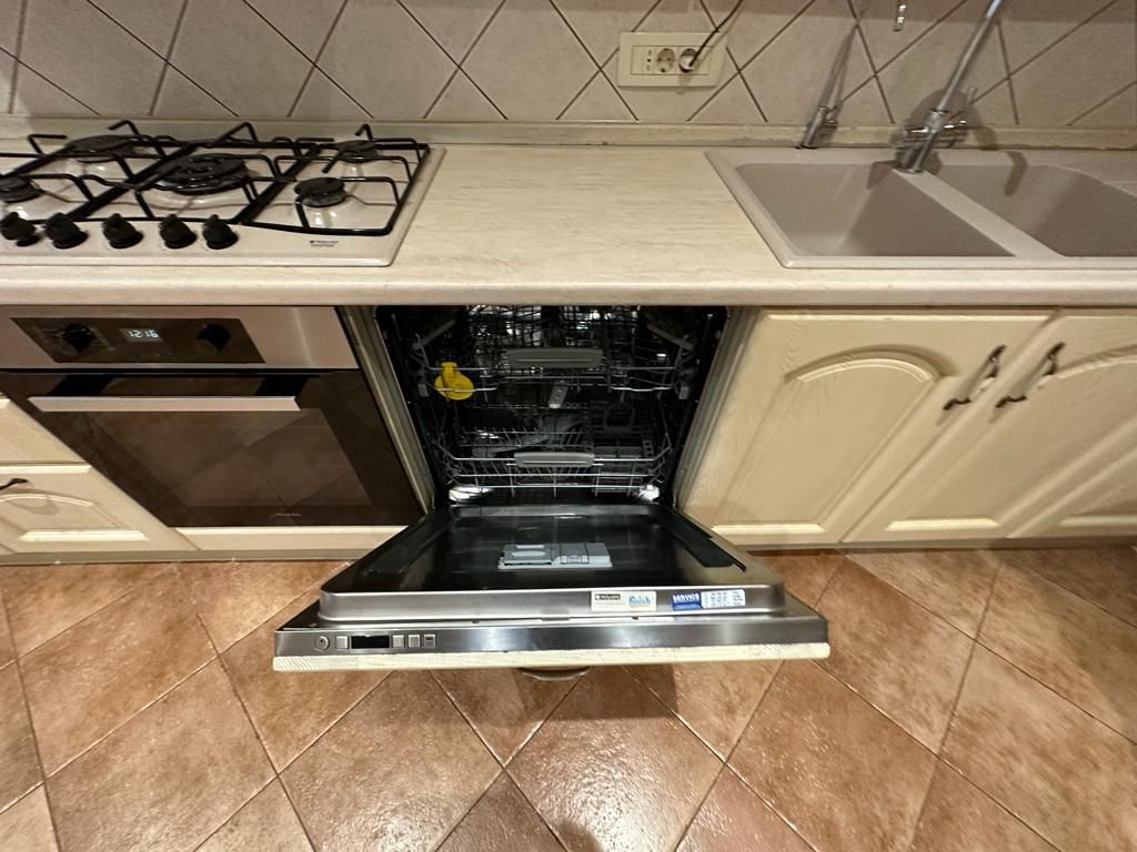 VILA  - ARADULUI. -British - Poză 20