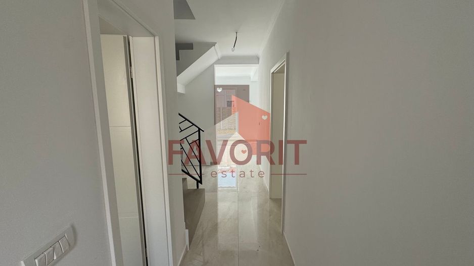 Finisaje la alegere. Vatra veche a satului. La asfalt - Poză 3