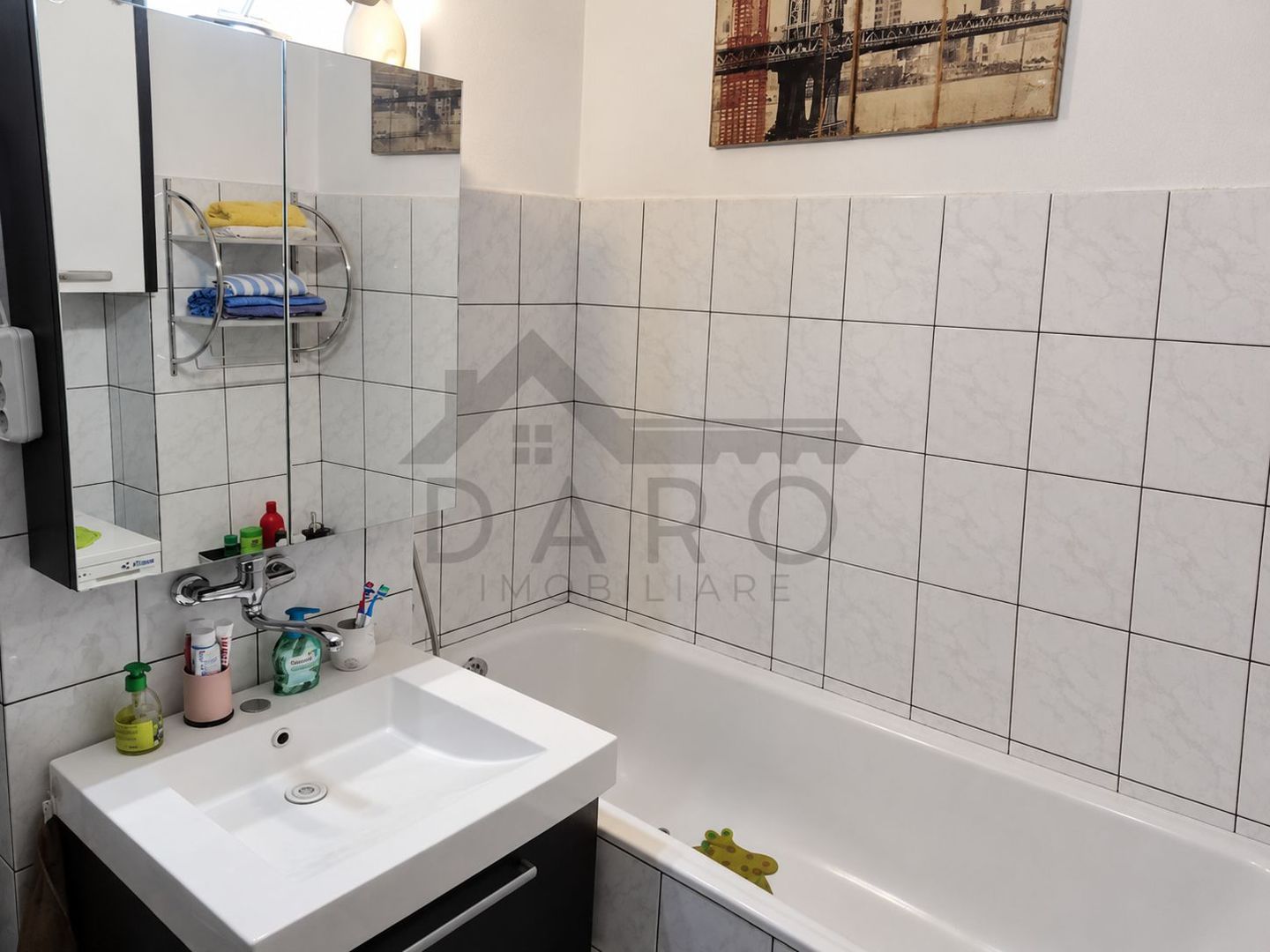 3 camere în Tg. Mureș care arată ca în poze - Poză 6