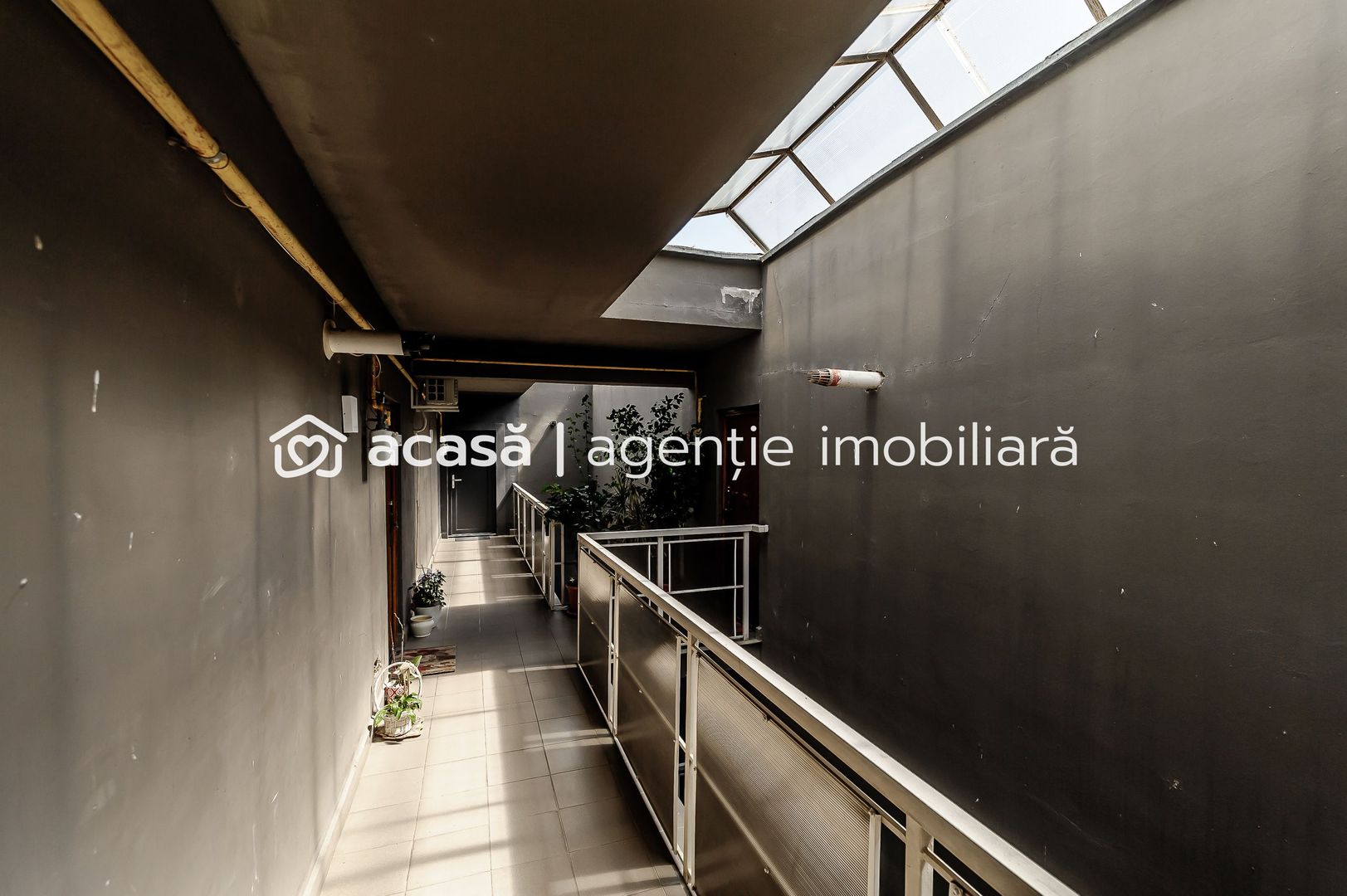 VANDUT Apartament cu 2 camere spațios si luminos - Poză 9