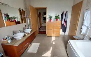 Casă cu 5 camere. de vânzare in Floresti, zona Parcului Poligon. - Poză 25