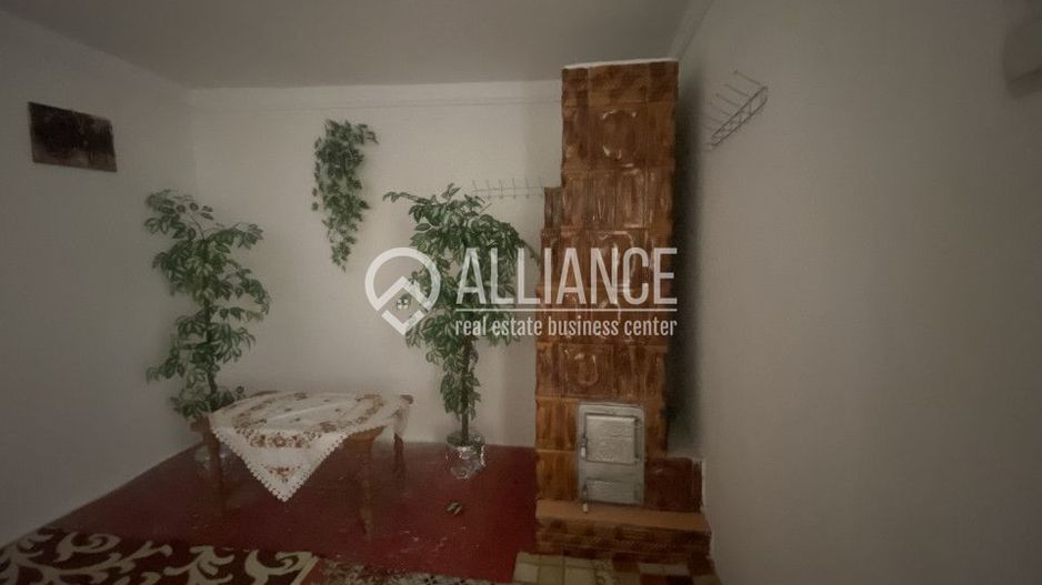 Murfatlar (COD 07)Casă bătrânească locuibilă cu teren de 300 mp - Poză 6